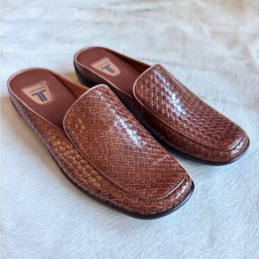 Trotters Woven leather mules